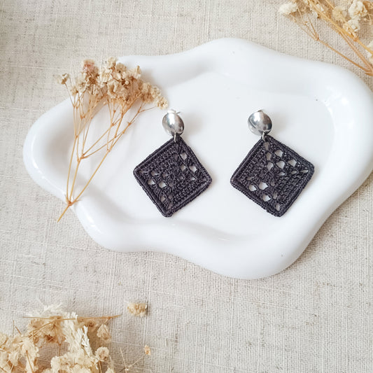 Pendientes rombo microcrochet PRISMA
